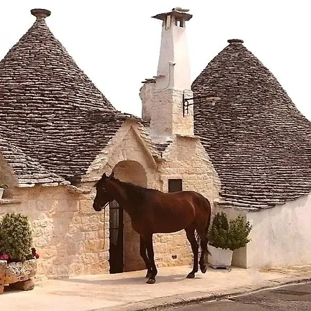 Trulli Dimore Storiche *