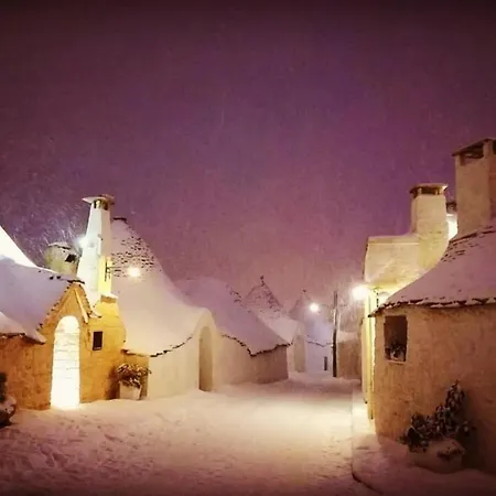 Trulli Dimore Storiche * אלברובלו